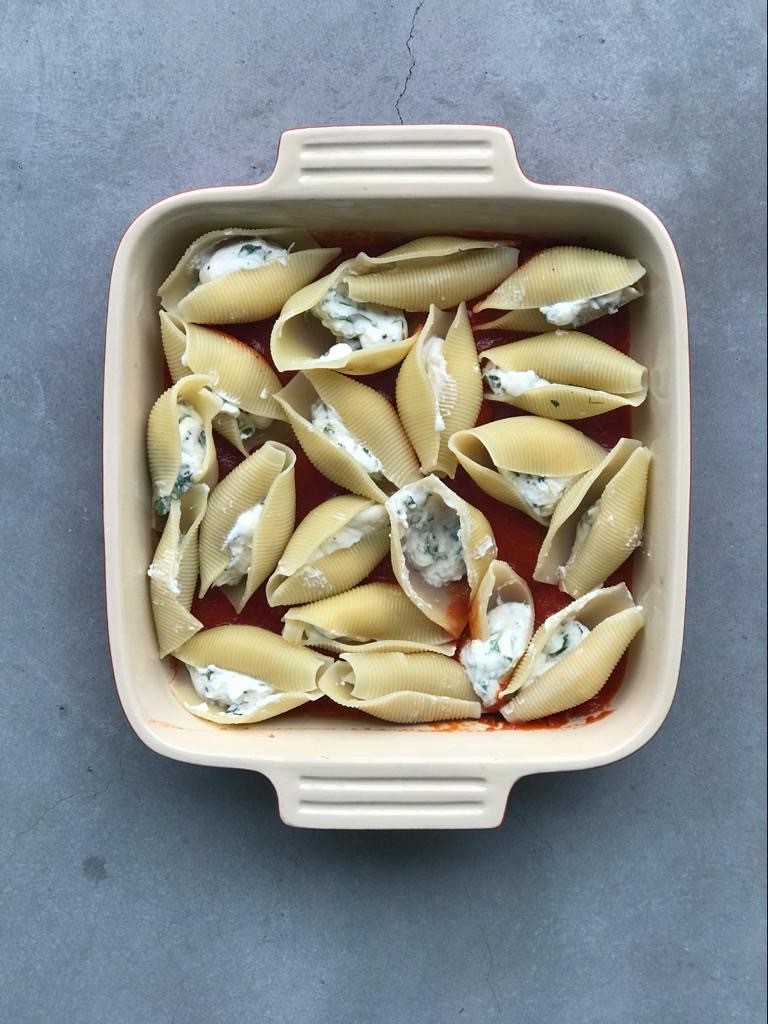 assistent Compliment Doorzichtig Jumbo pasta schelpen met kruiden ricotta in tomatensaus - CookingQueens