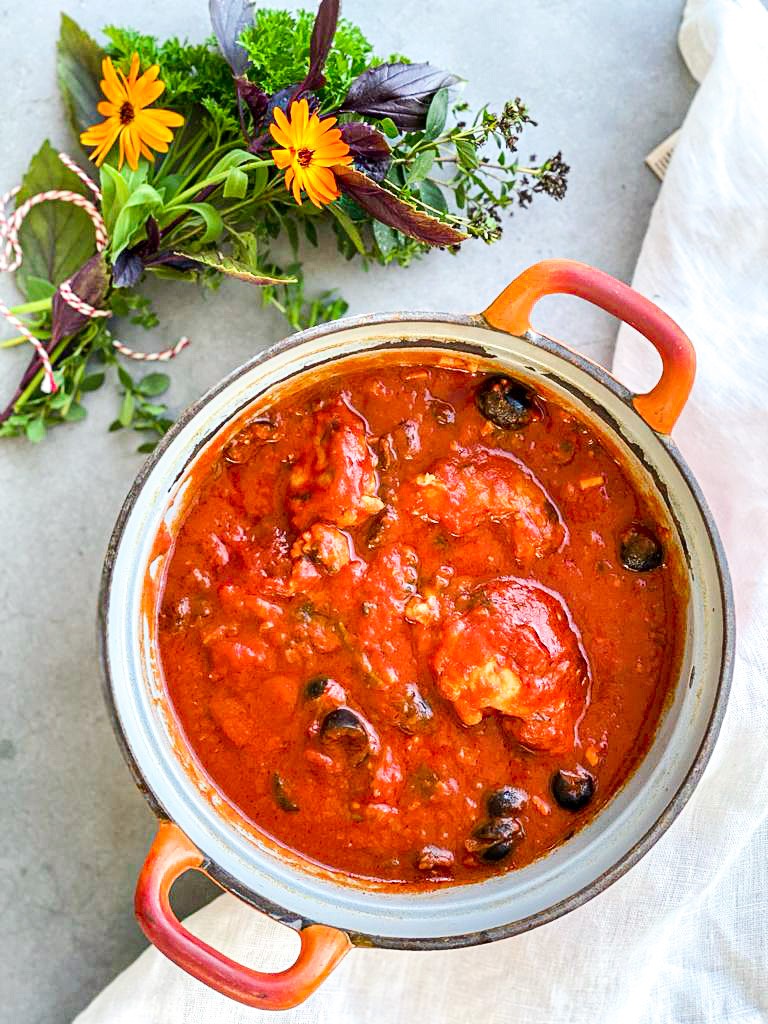 een actie Uitstekend Pollo peperoncino- pittige kip in rode saus - CookingQueens