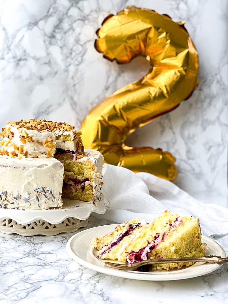 Feest taart met Italiaanse meringue botercreme - CookingQueens