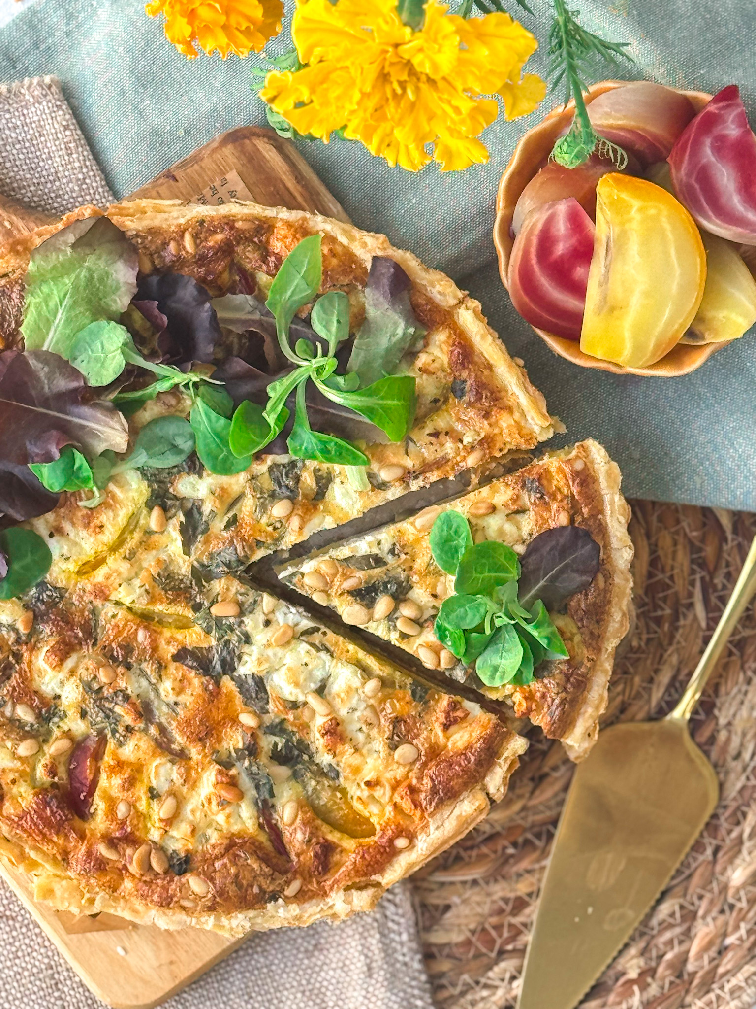 Quiche Rode Biet Rode biet feta quiche - CookingQueens